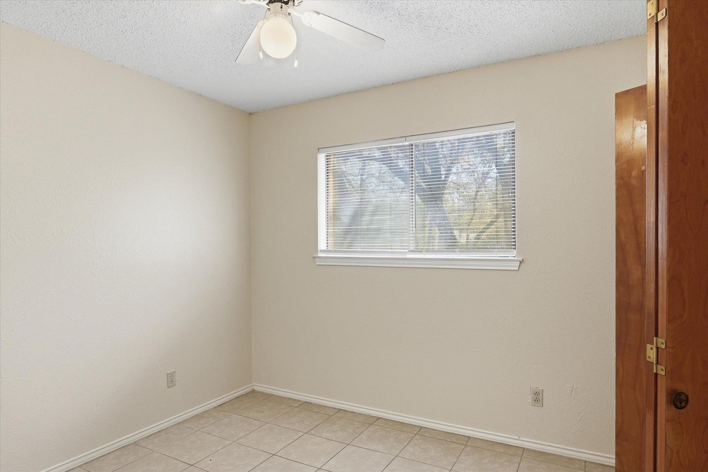 405 Whitetail Dr - Photo 9