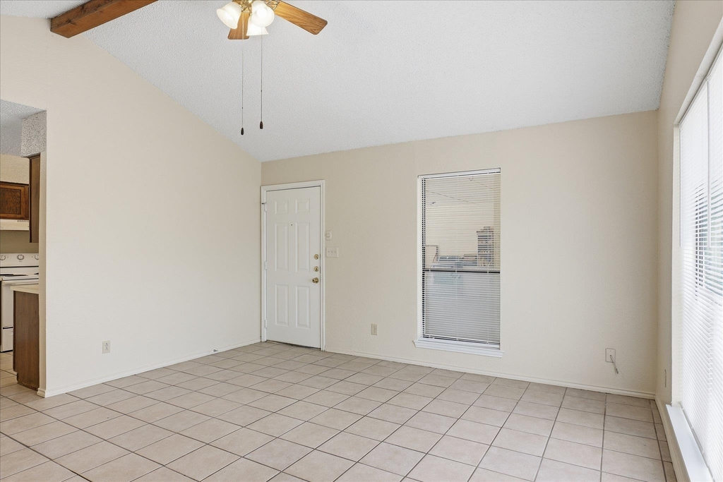 405 Whitetail Dr - Photo 6