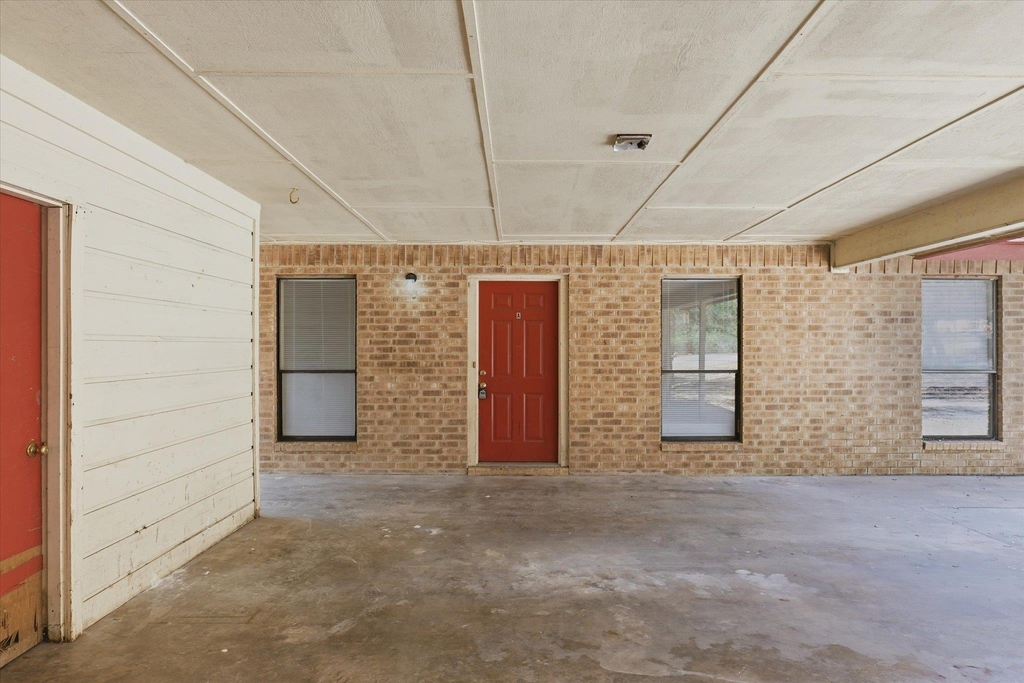 405 Whitetail Dr - Photo 2