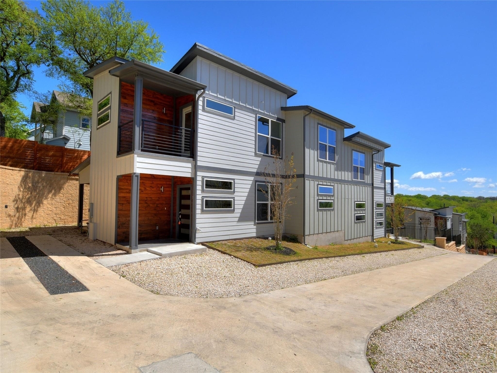 1130 Lott Ave - Photo 0