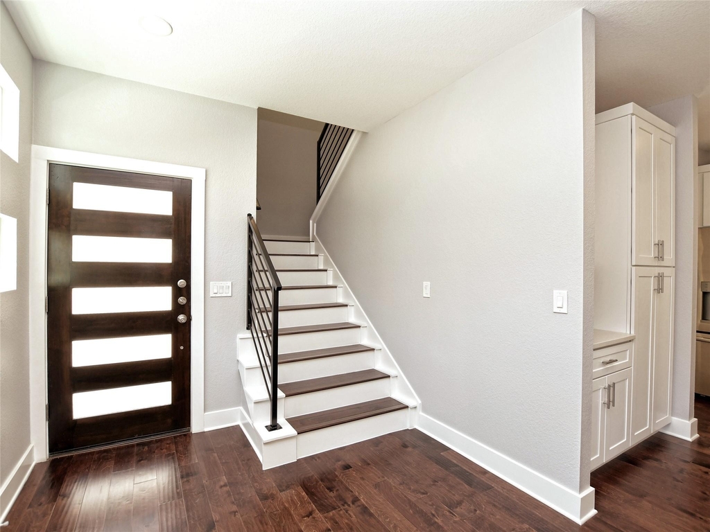 1130 Lott Ave - Photo 3