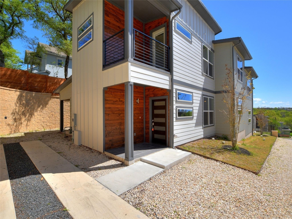 1130 Lott Ave - Photo 1