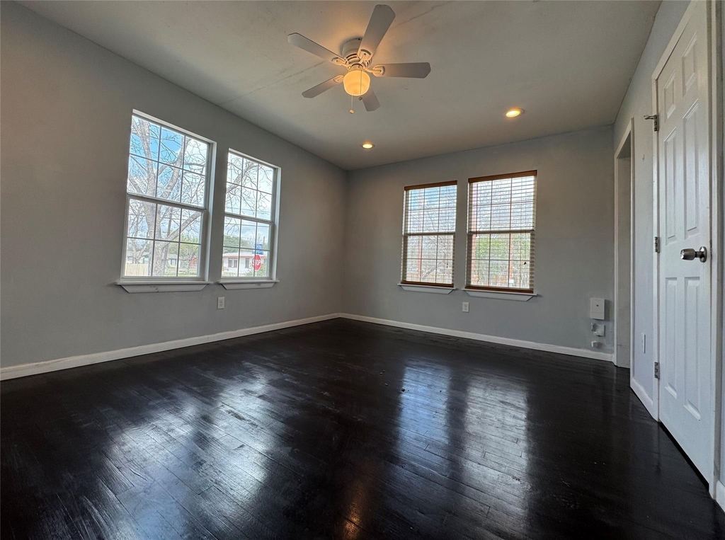 1402 Mardell St - Photo 6