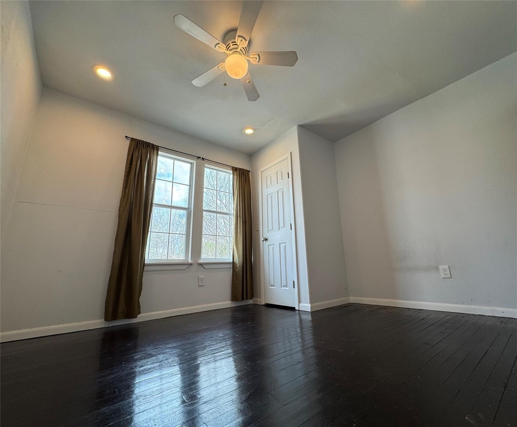 1402 Mardell St - Photo 9