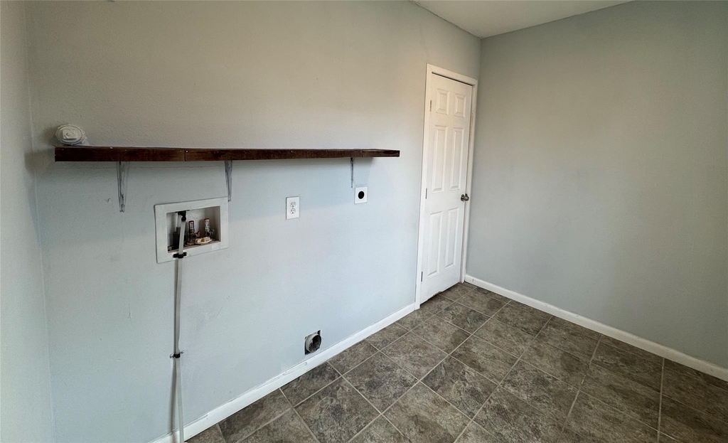 1402 Mardell St - Photo 14