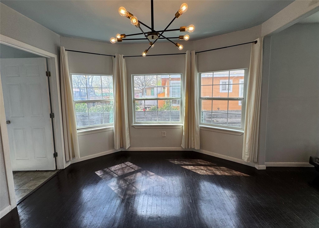 1402 Mardell St - Photo 4