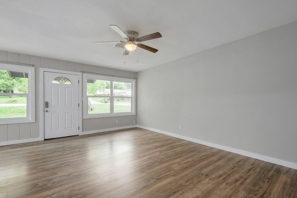 6301 Arnold Dr - Photo 5