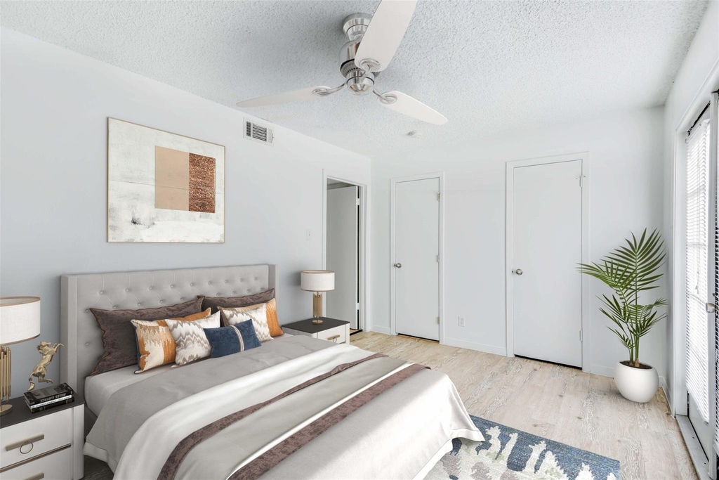 1302 W 24th St - Photo 4