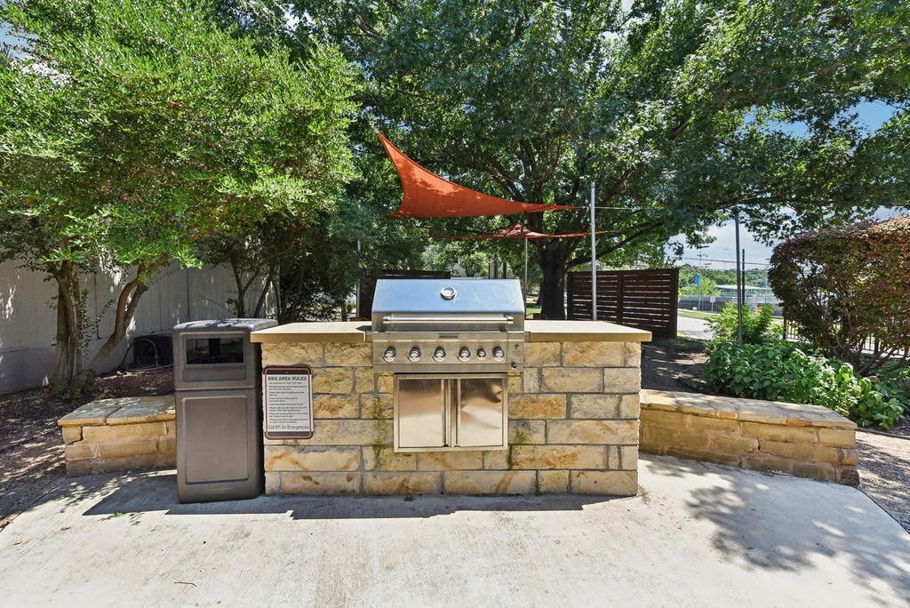 1302 W 24th St - Photo 14