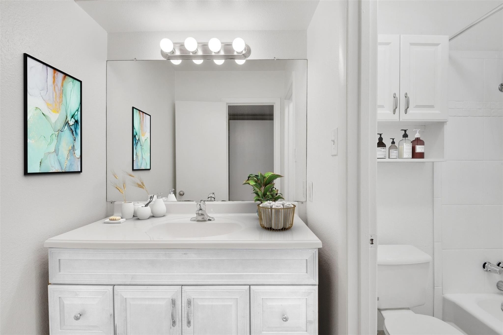 1302 W 24th St - Photo 7