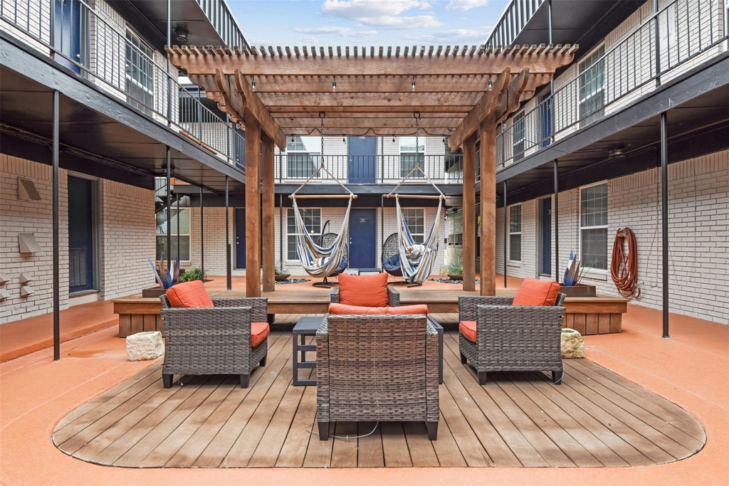 1302 W 24th St - Photo 9