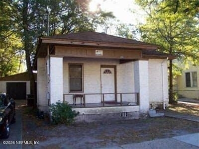 666 Basswood Street - Photo 0