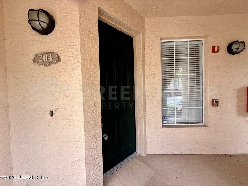 204 Augusta Circle - Photo 2