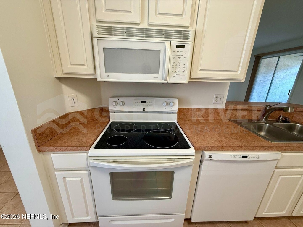 204 Augusta Circle - Photo 10