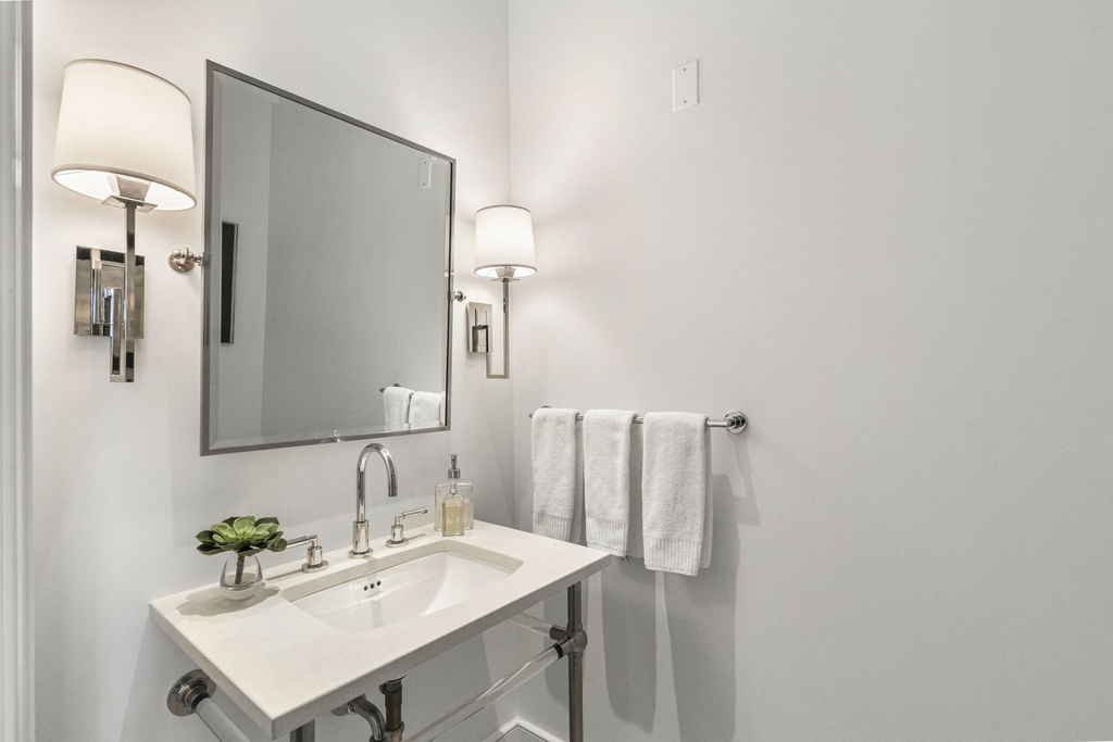118 E Erie Street - Photo 11