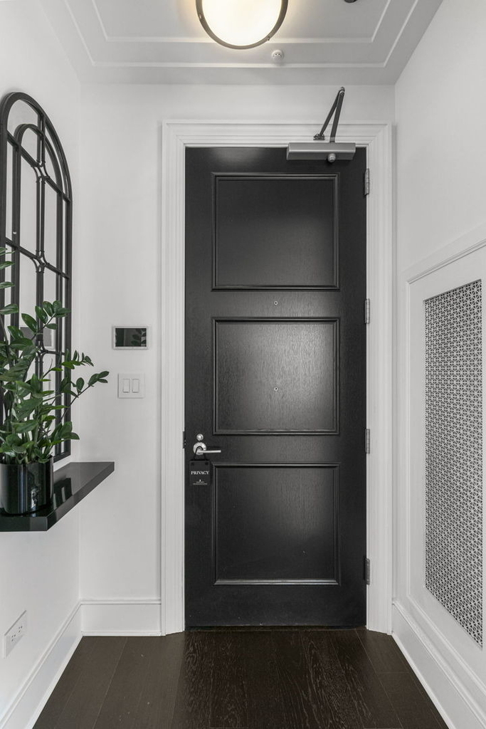 118 E Erie Street - Photo 1