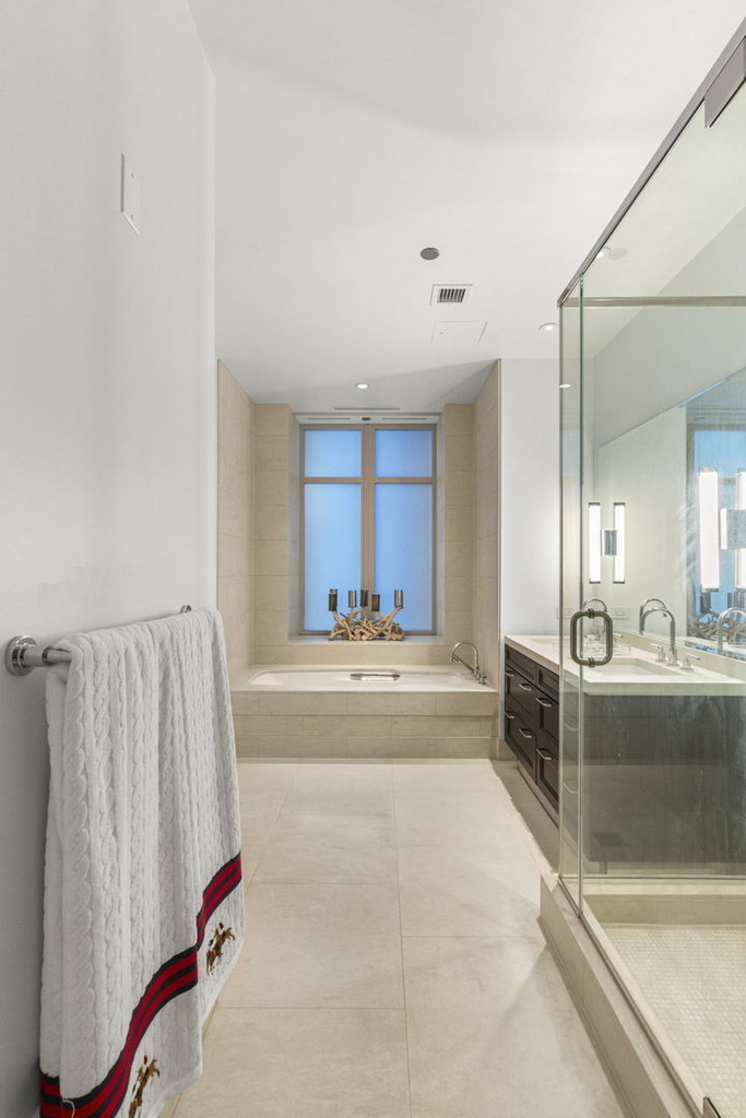 118 E Erie Street - Photo 15