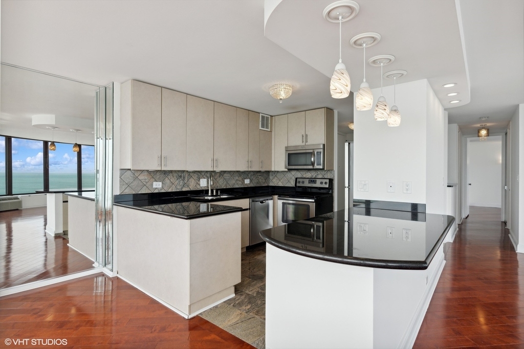 505 N Lake Shore Drive - Photo 3