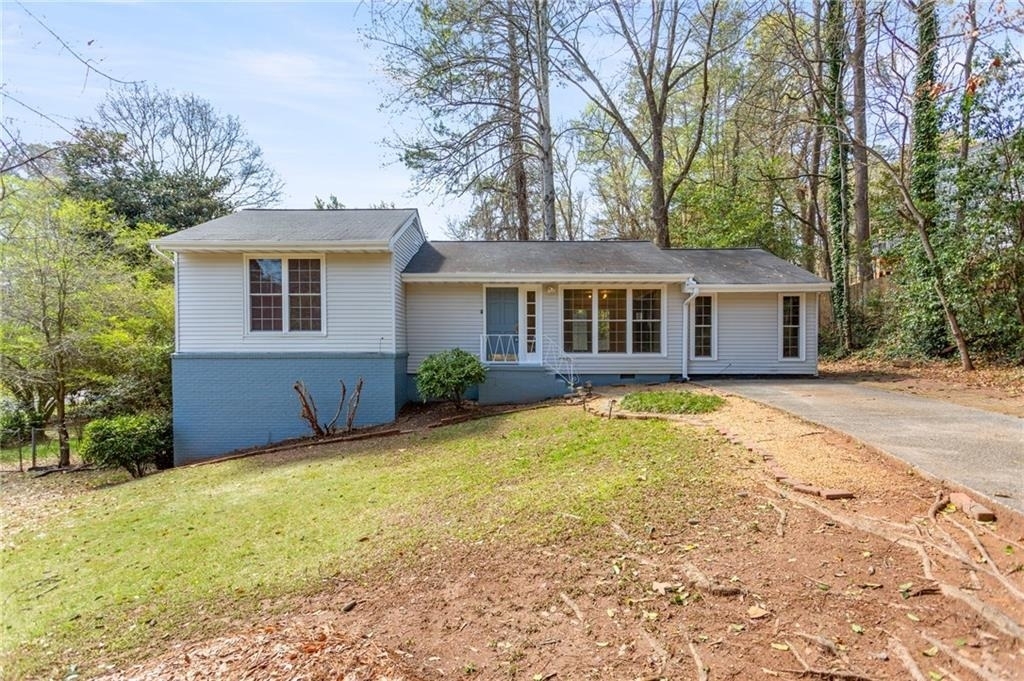 2866 Highland Drive Se - Photo 0