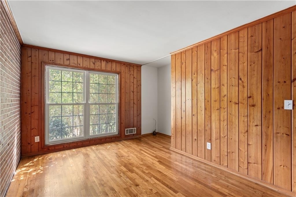 2866 Highland Drive Se - Photo 18