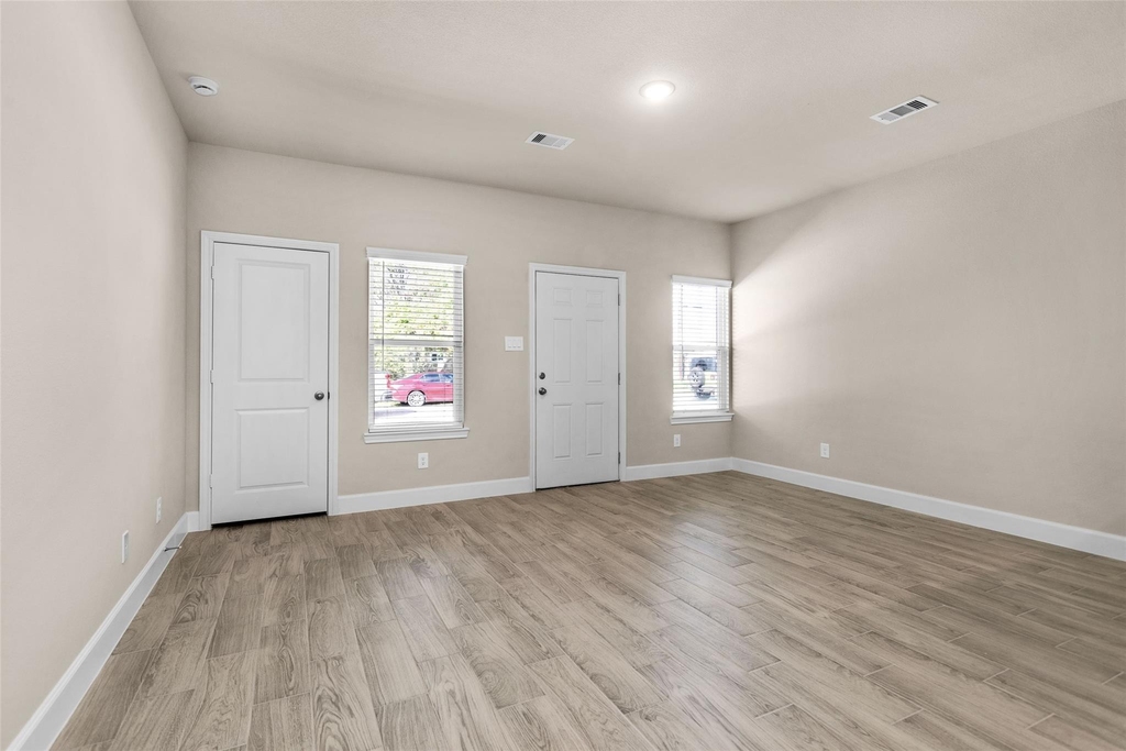 496 Golden Street - Photo 21
