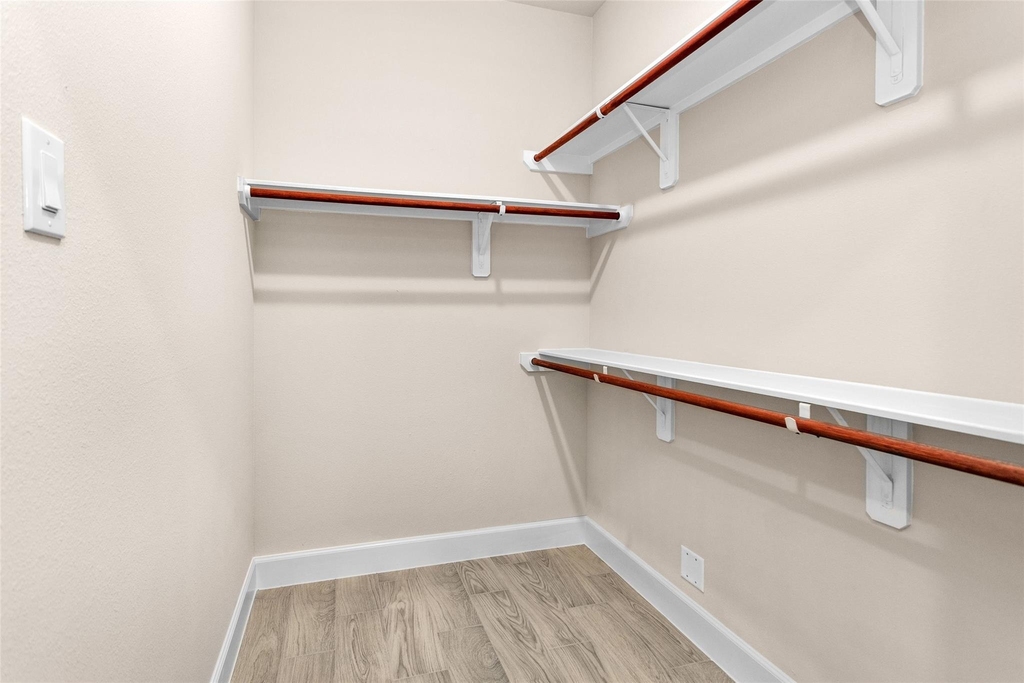 496 Golden Street - Photo 22