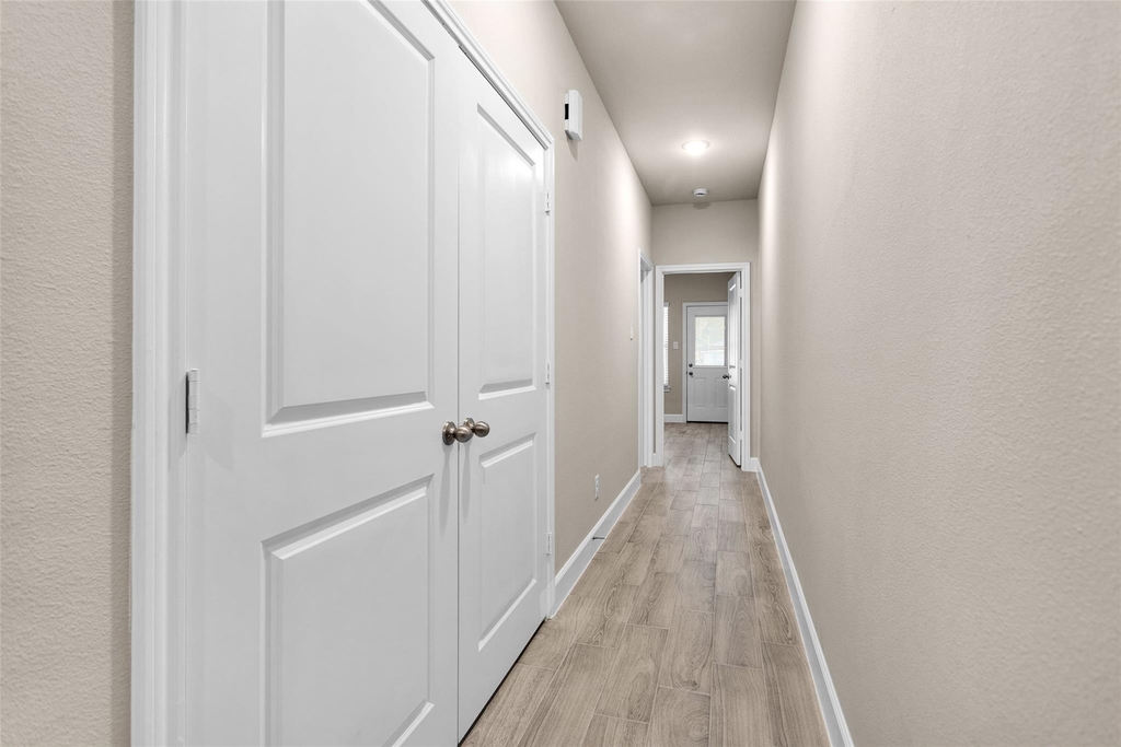 496 Golden Street - Photo 19