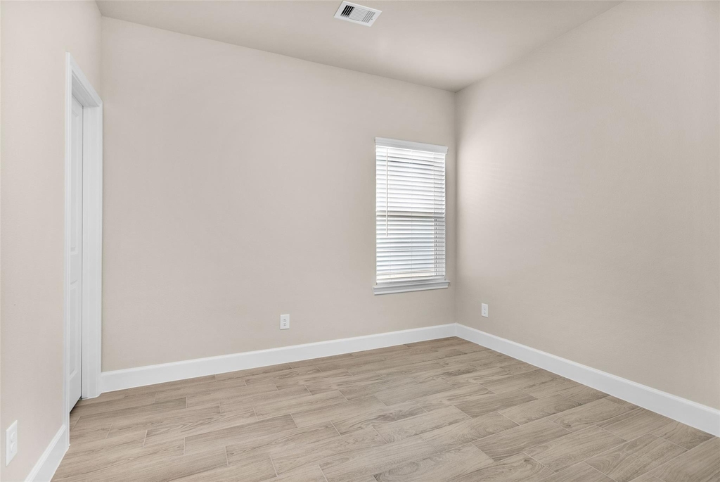 496 Golden Street - Photo 9