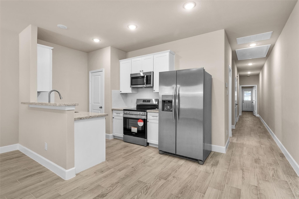 496 Golden Street - Photo 6
