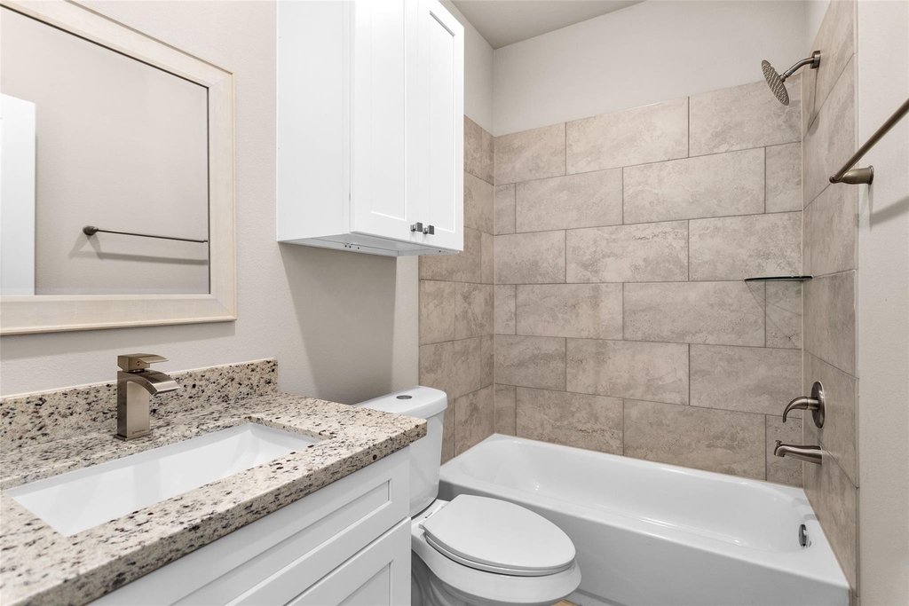 496 Golden Street - Photo 12
