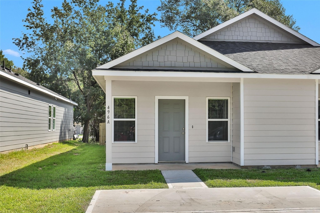 496 Golden Street - Photo 0