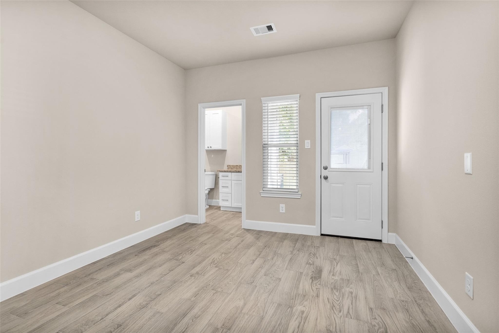 496 Golden Street - Photo 14