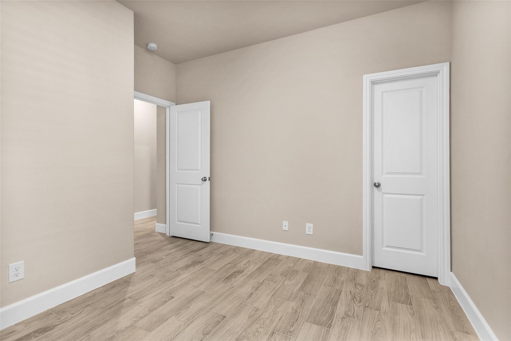 496 Golden Street - Photo 20
