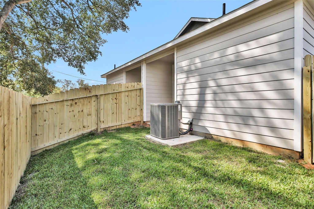 496 Golden Street - Photo 23