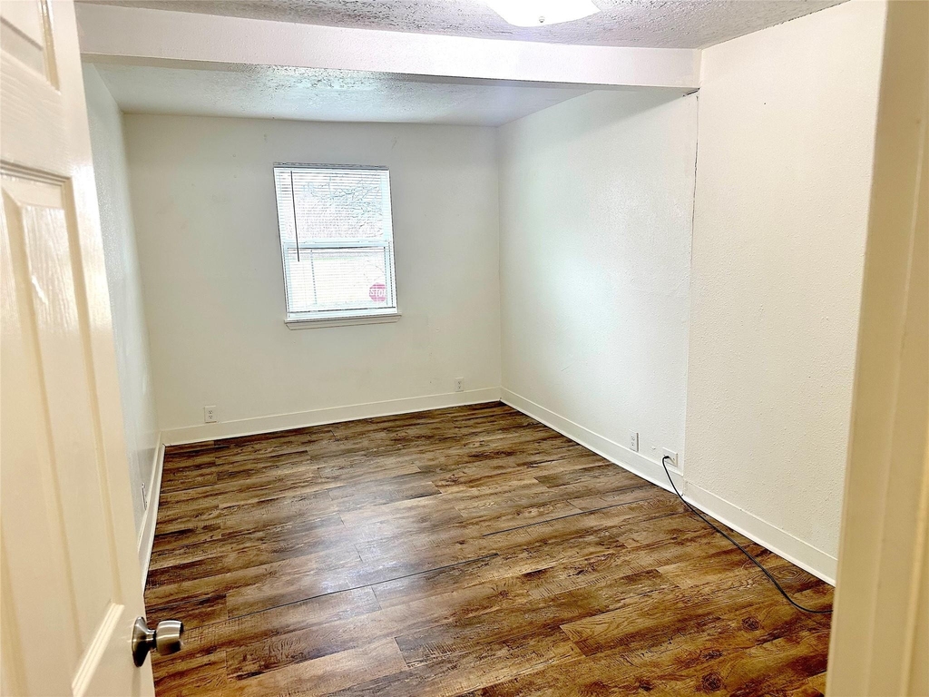 1005 Avenue E 1/2 - Photo 19