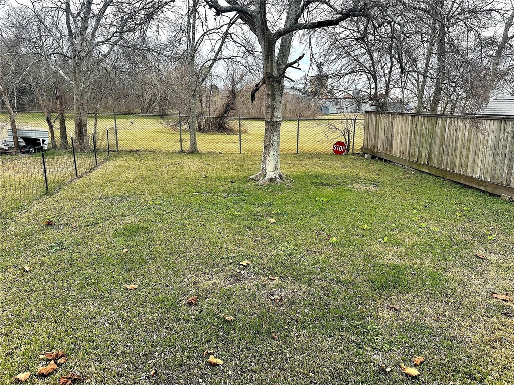 1005 Avenue E 1/2 - Photo 23
