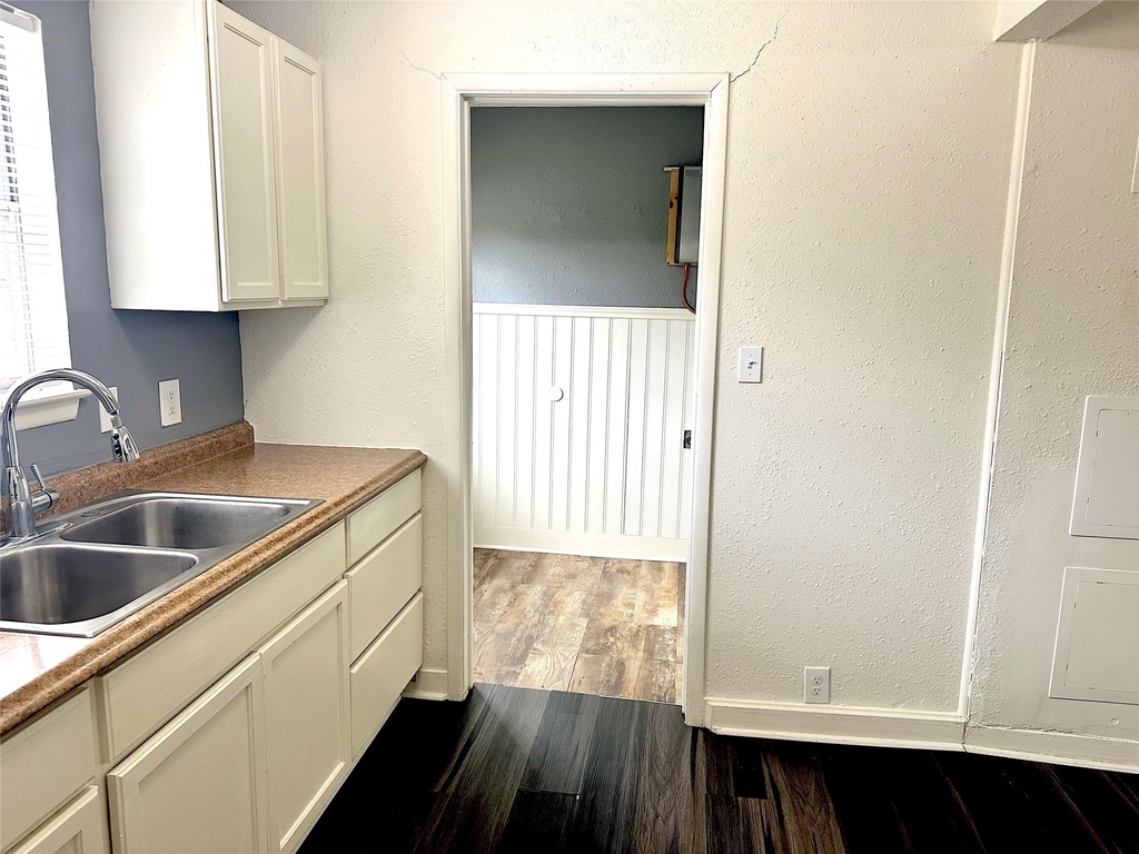 1005 Avenue E 1/2 - Photo 13