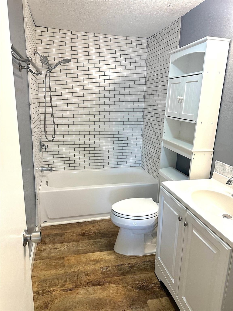 1005 Avenue E 1/2 - Photo 8