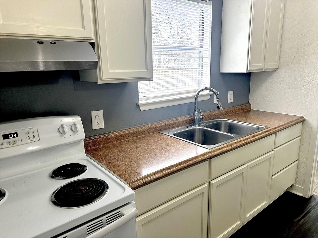 1005 Avenue E 1/2 - Photo 12