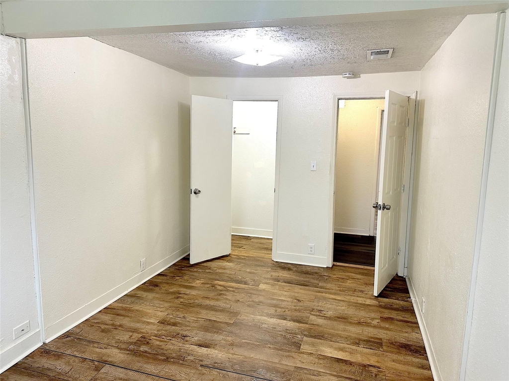 1005 Avenue E 1/2 - Photo 21