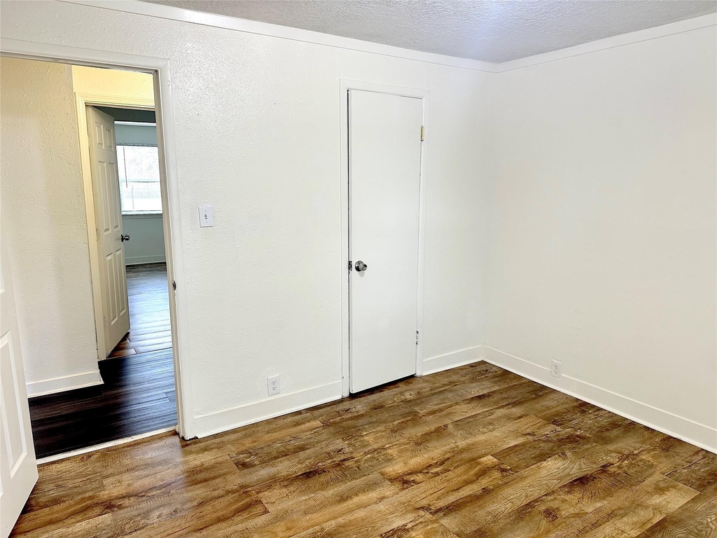 1005 Avenue E 1/2 - Photo 18