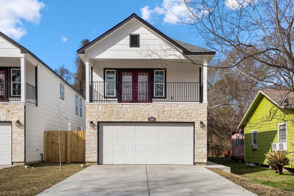6513 Goldspier Street - Photo 0