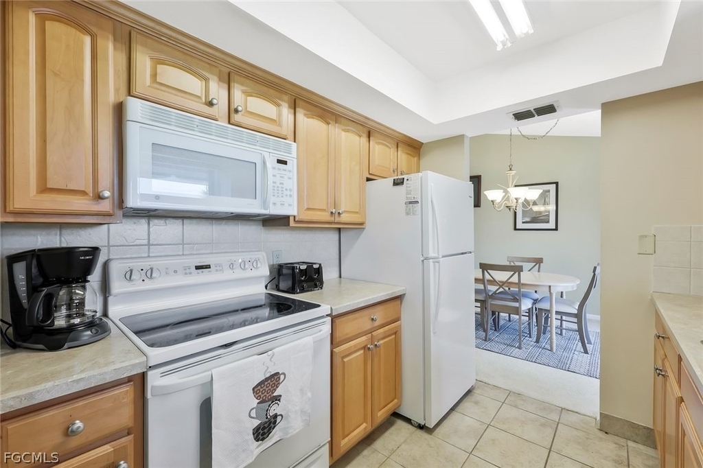 8445 Charter Club Circle - Photo 11