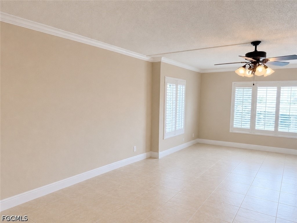 2264 Winkler Avenue - Photo 2