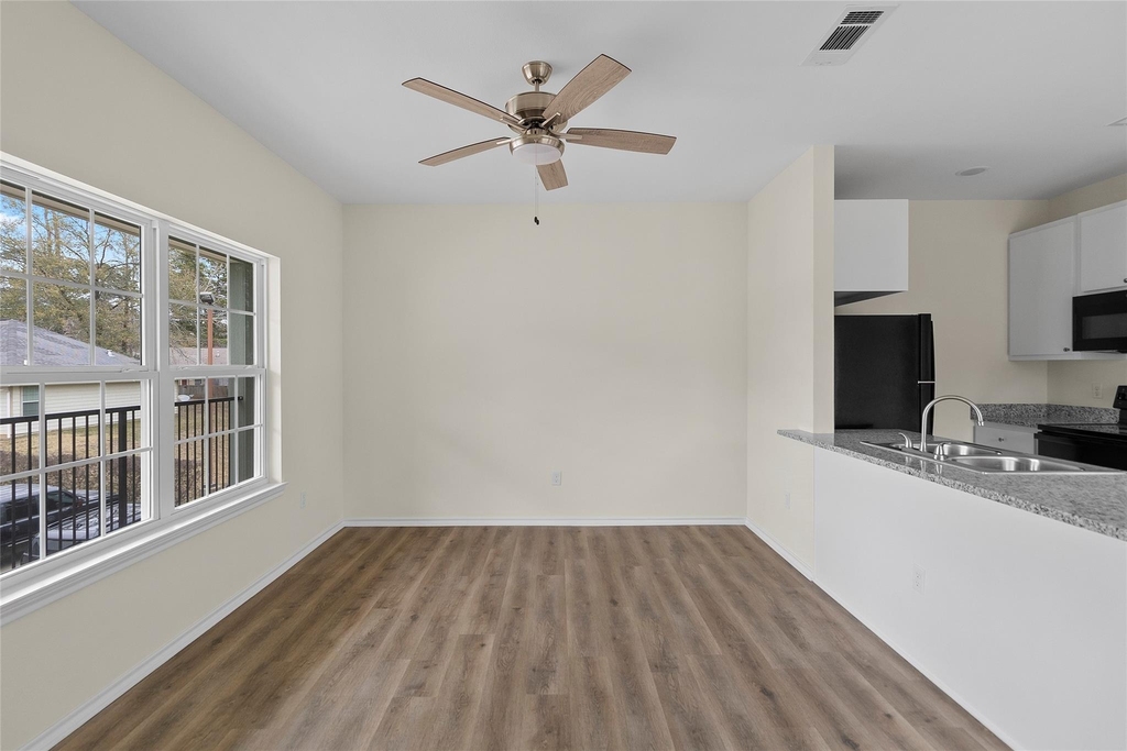 409 Beto St - Photo 3