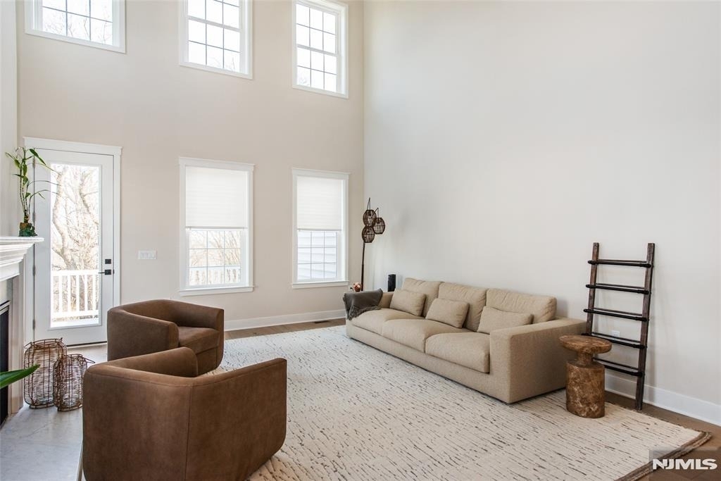 37 Hillandale - Photo 4