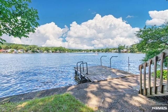 21 E Shore - Photo 2