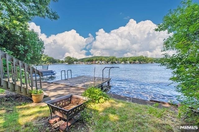 21 E Shore - Photo 3