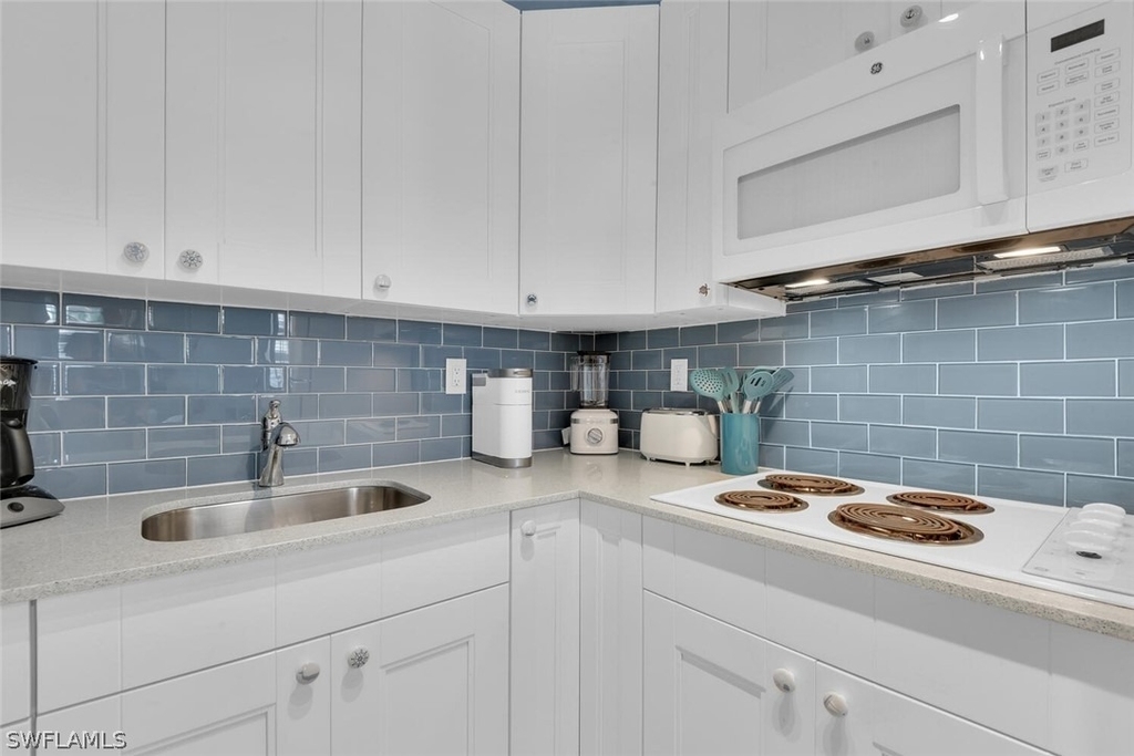 1295 Gulf Shore Boulevard S - Photo 3