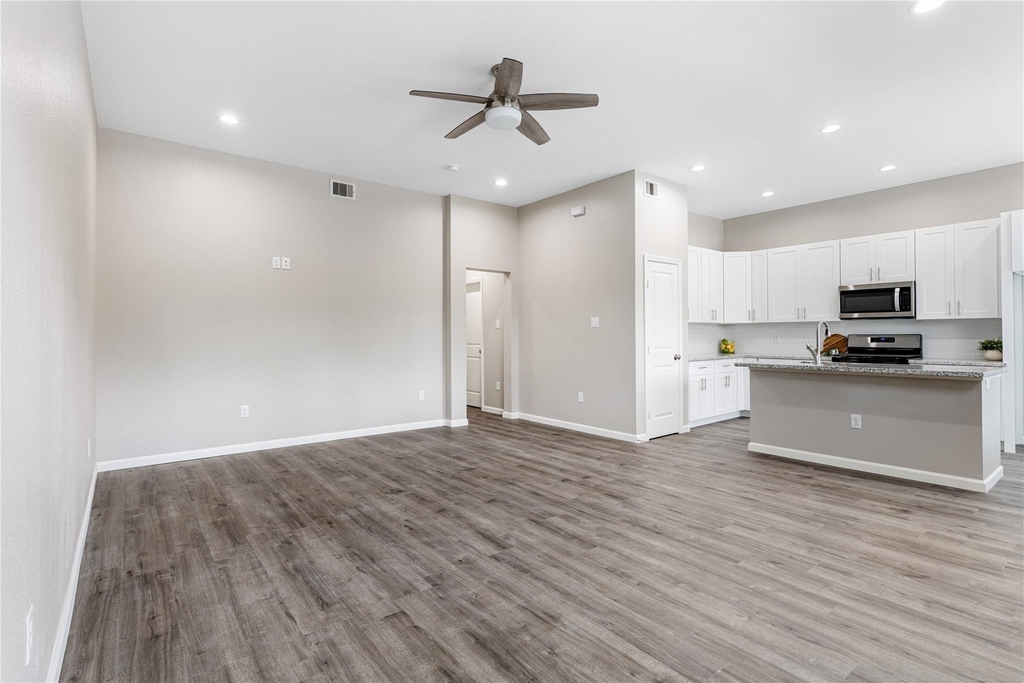 1321 E 35th Street - Photo 9